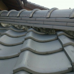 浜北区にて屋根雨漏り修理　軒先面戸工事・漆喰工事・鬼瓦接着工事