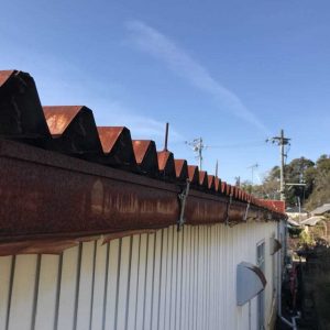 浜松市天竜区　工場　折半屋根　大型雨樋改修工事